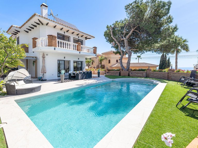 Apartment for Sale  in Benalmadena, Malaga 1