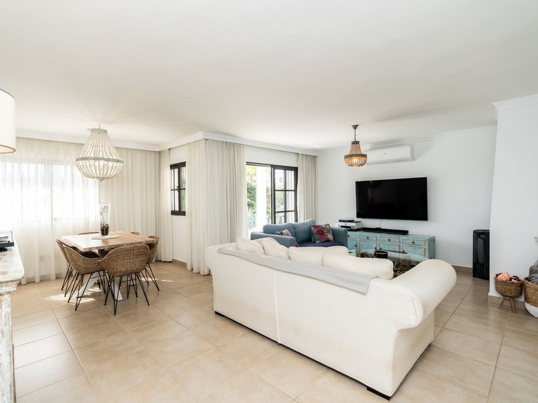 Apartment for Sale  in Estepona, Malaga 17