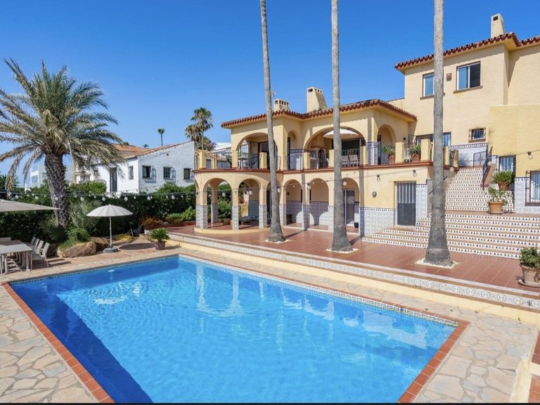 Apartment for Sale  in Estepona, Malaga 1
