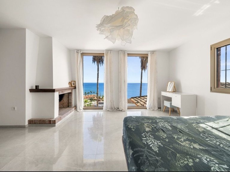 Apartment for Sale  in Estepona, Malaga 19