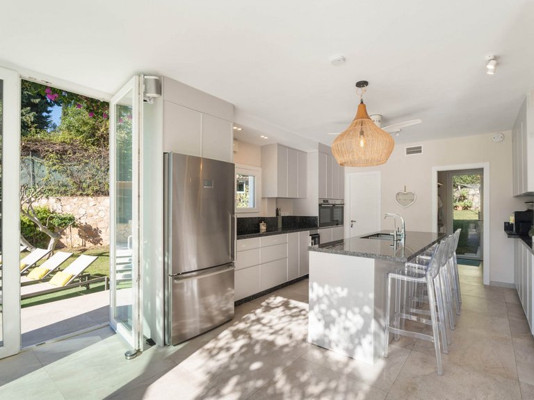 Apartment for Sale  in Marbella, Malaga 11