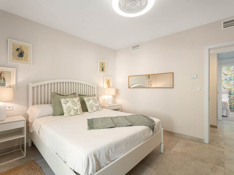 Apartment for Sale  in Marbella, Malaga 39