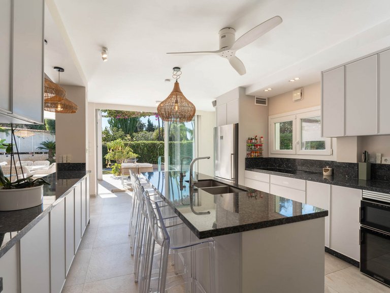 Apartment for Sale  in Marbella, Malaga 10