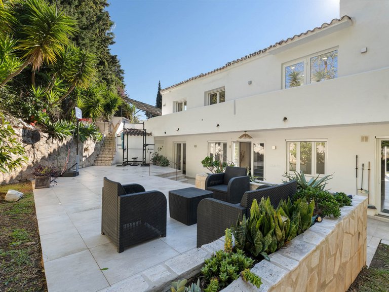 Apartment for Sale  in Marbella, Malaga 45