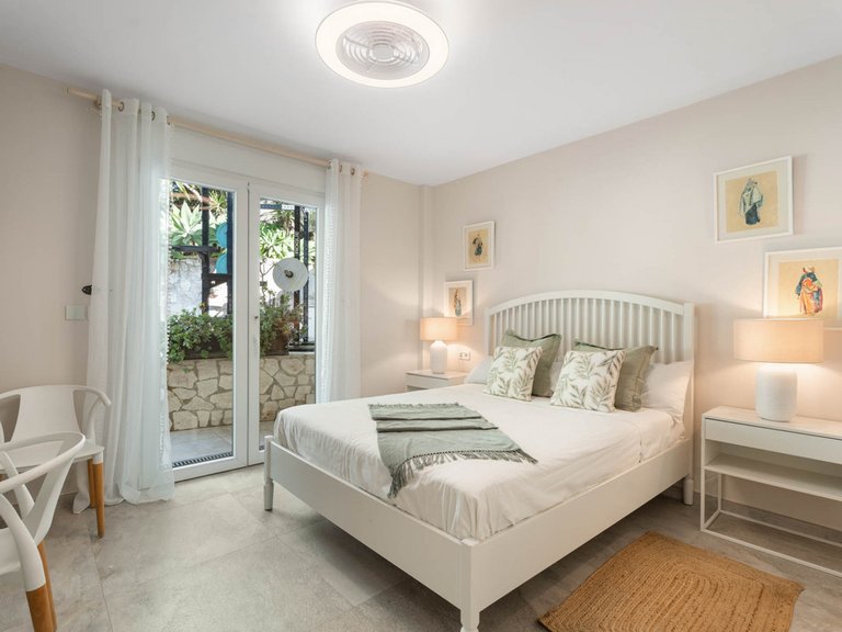 Apartment for Sale  in Marbella, Malaga 38