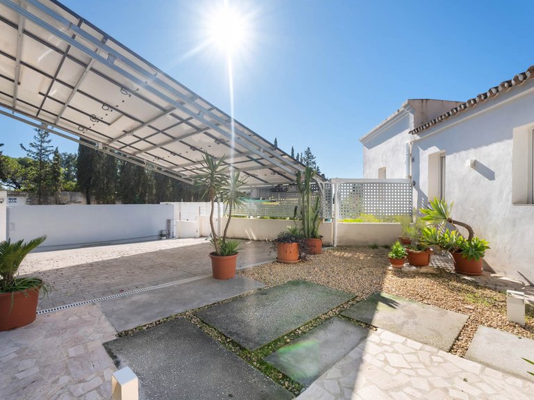 Apartment for Sale  in Marbella, Malaga 46