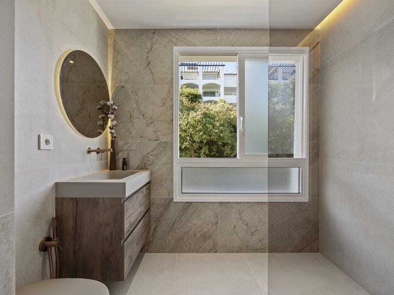 Apartment for Sale  in Benahavis, Malaga 27