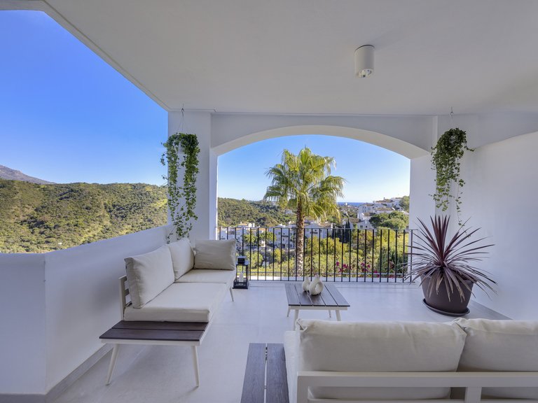 Apartment for Sale  in Benahavis, Malaga 1