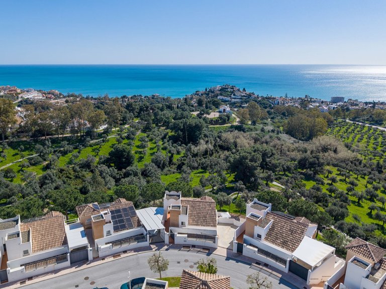 Apartment for Sale  in Benalmadena, Malaga 28