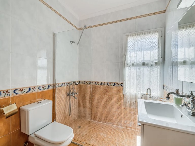 Apartment for Sale  in Marbella, Malaga 16