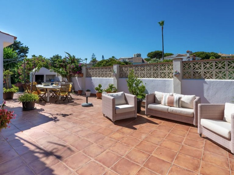 Apartment for Sale  in Marbella, Malaga 30