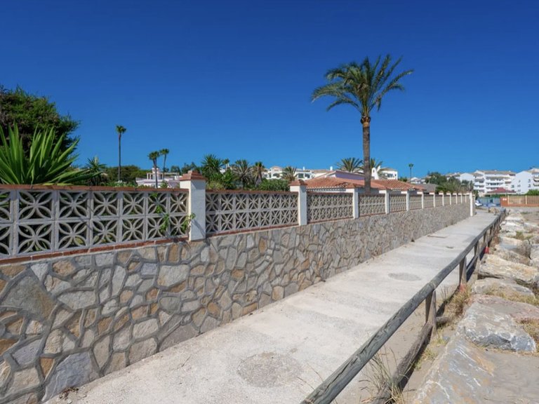 Apartment for Sale  in Marbella, Malaga 37