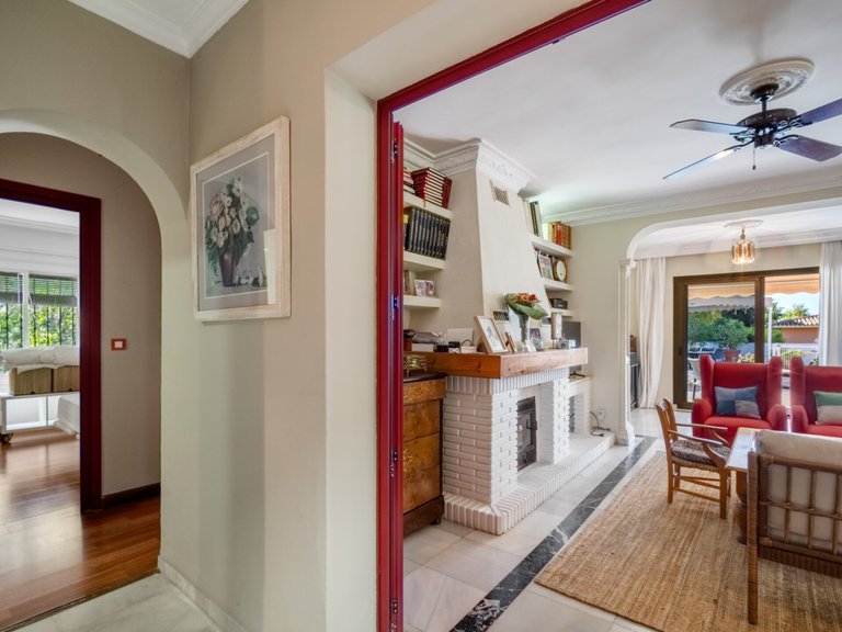 Apartment for Sale  in Marbella, Malaga 12