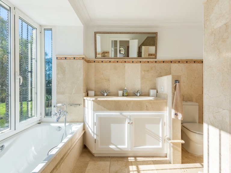 Apartment for Sale  in Benahavis, Malaga 14