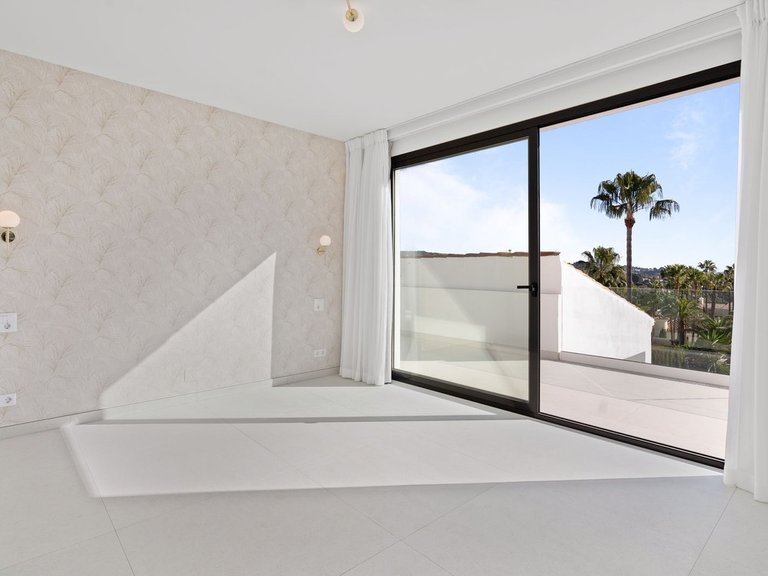 Apartment for Sale  in Marbella, Malaga 17