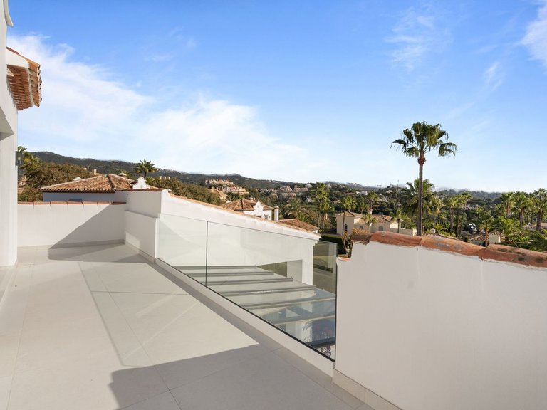 Apartment for Sale  in Marbella, Malaga 15