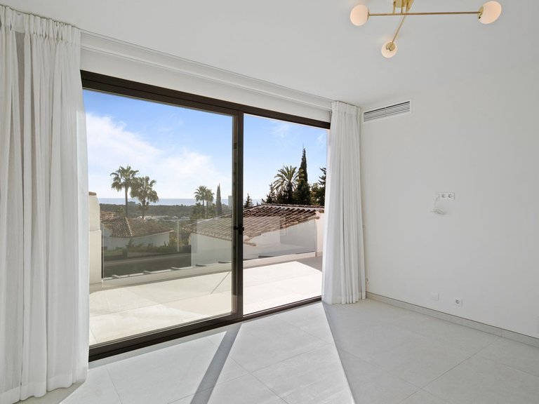Apartment for Sale  in Marbella, Malaga 16
