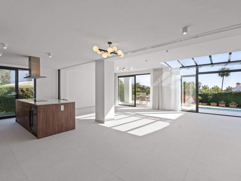 Apartment for Sale  in Marbella, Malaga 7