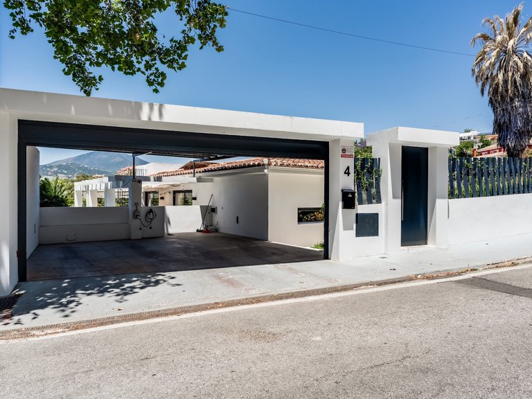 Apartment for Sale  in Marbella, Malaga 26