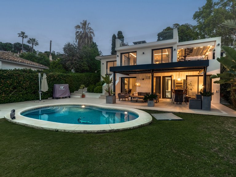 Apartment for Sale  in Marbella, Malaga 36