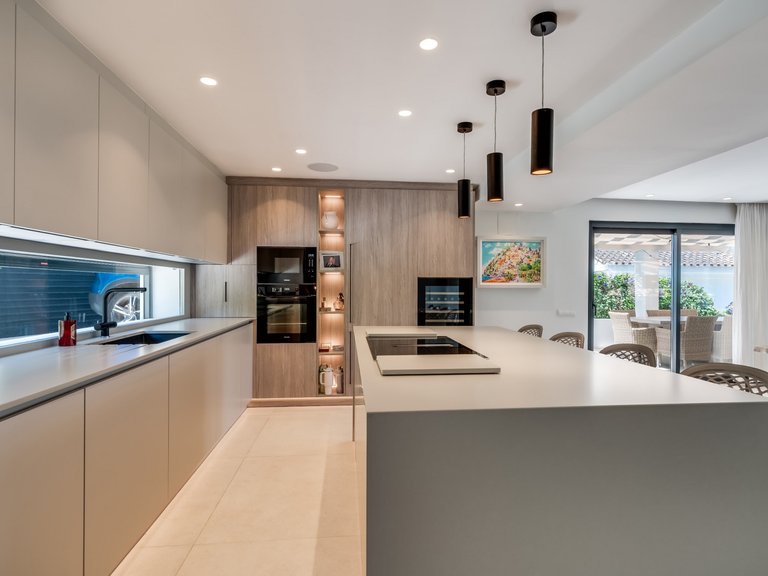 Apartment for Sale  in Marbella, Malaga 11