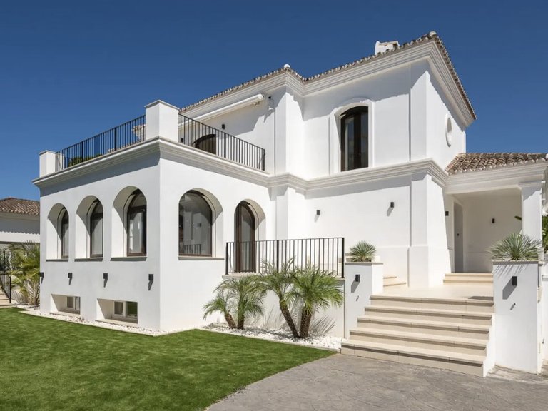 Apartment for Sale  in Marbella, Malaga 6