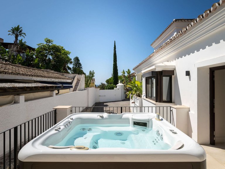 Apartment for Sale  in Marbella, Malaga 7