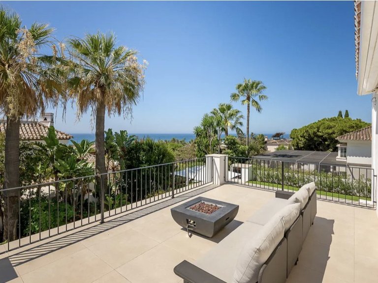 Apartment for Sale  in Marbella, Malaga 19