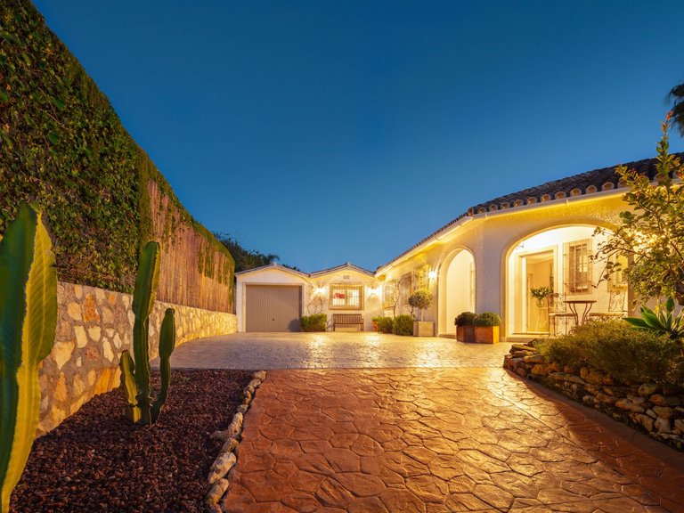 Apartment for Sale  in Marbella, Malaga 22