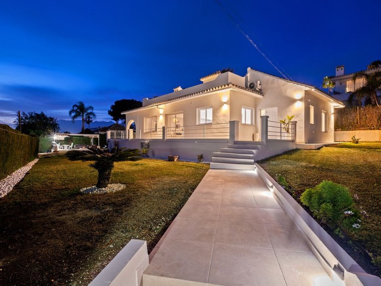 Apartment for Sale  in Marbella, Malaga 37
