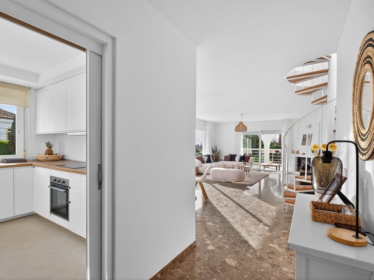 Apartment for Sale  in Marbella, Malaga 16