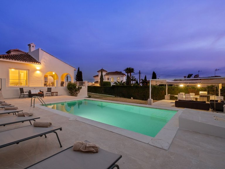 Apartment for Sale  in Marbella, Malaga 34