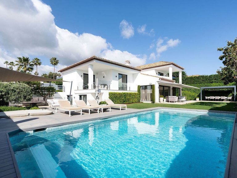 Apartment for Sale  in Marbella, Malaga 1