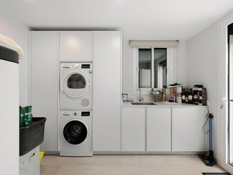 Apartment for Sale  in Marbella, Malaga 28
