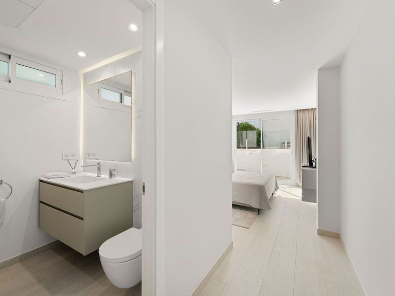 Apartment for Sale  in Marbella, Malaga 20