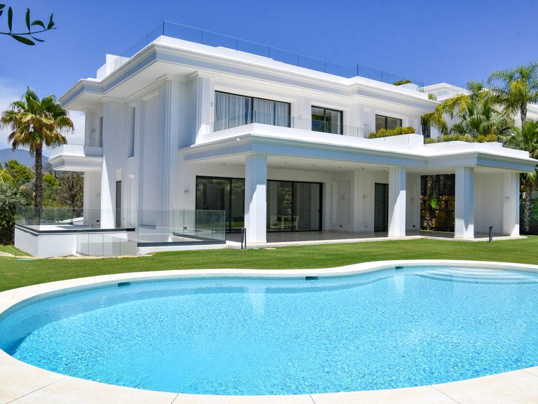 Apartment for Sale  in Marbella, Malaga 1