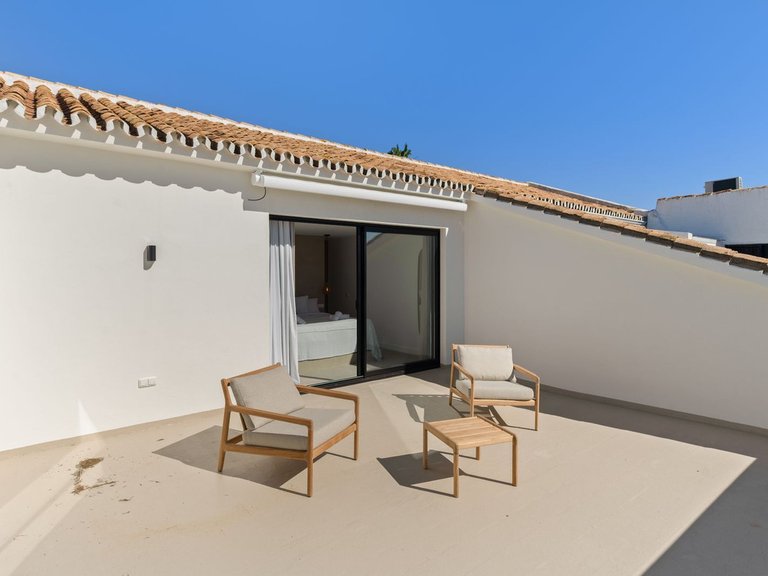 Apartment for Sale  in Benahavis, Malaga 14