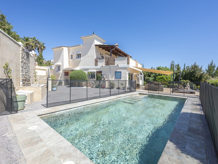 Apartment for Sale  in Estepona, Malaga 1