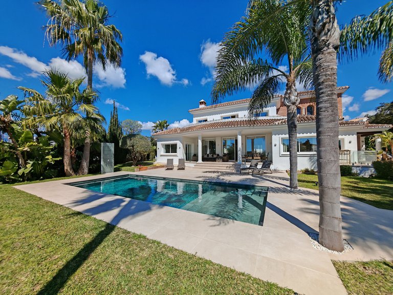 Apartment for Sale  in Marbella, Malaga 1