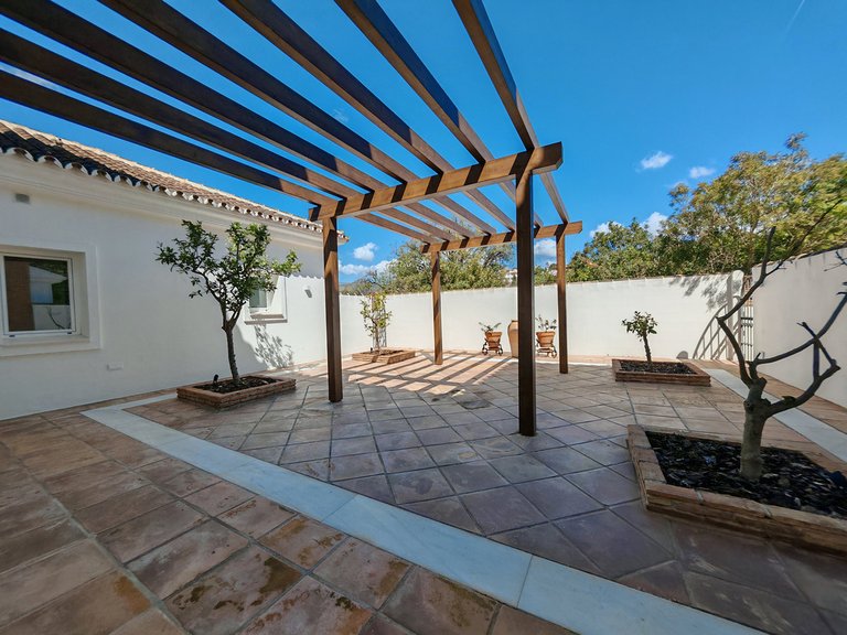 Apartment for Sale  in Marbella, Malaga 35