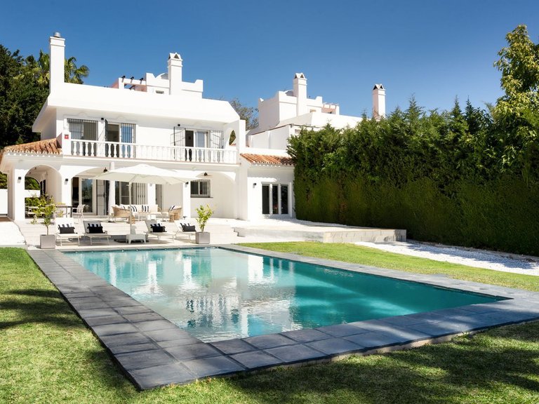 Apartment for Sale  in Estepona, Malaga 2
