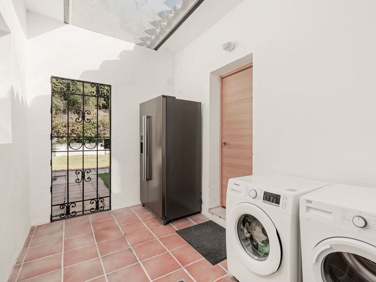 Apartment for Sale  in Estepona, Malaga 25