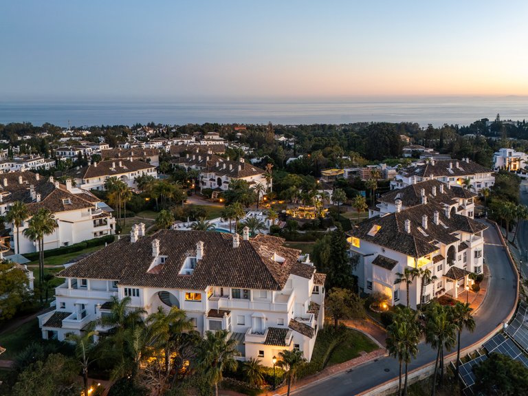 Apartment for Sale  in Marbella, Malaga 37