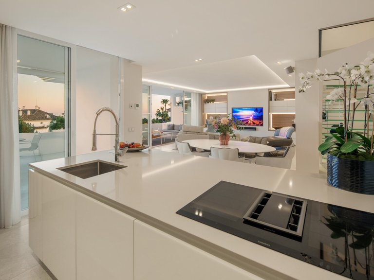 Apartment for Sale  in Marbella, Malaga 25