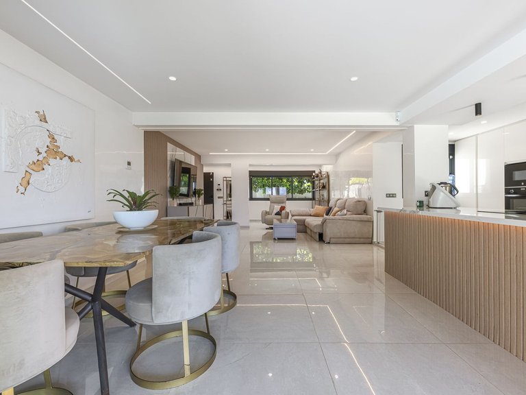 Apartment for Sale  in Estepona, Malaga 14
