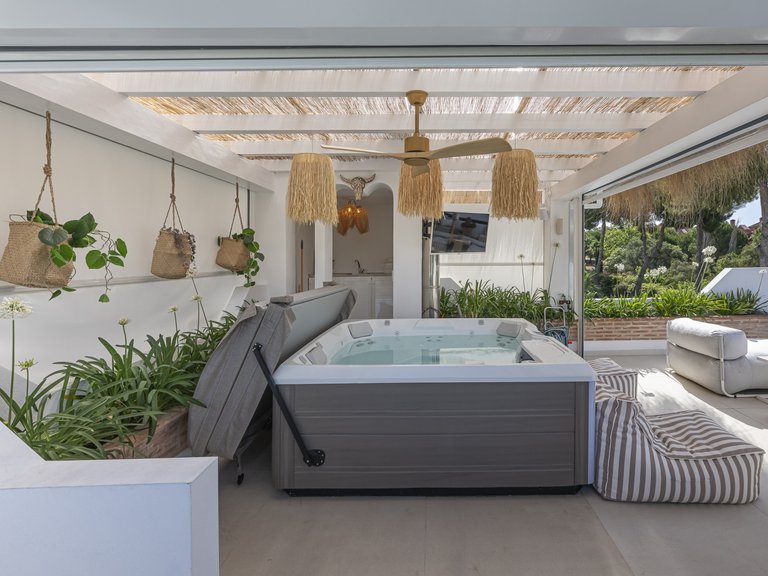 Apartment for Sale  in Marbella, Malaga 39