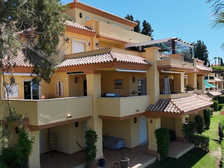 Apartment for Sale  in Marbella, Malaga 28
