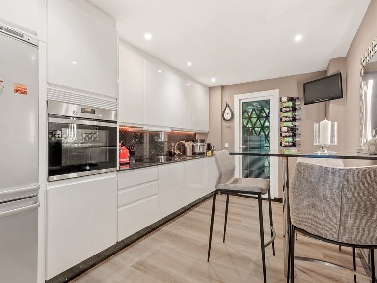 Apartment for Sale  in Marbella, Malaga 12