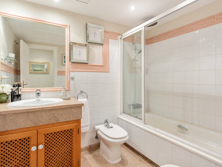 Apartment for Sale  in Marbella, Malaga 18