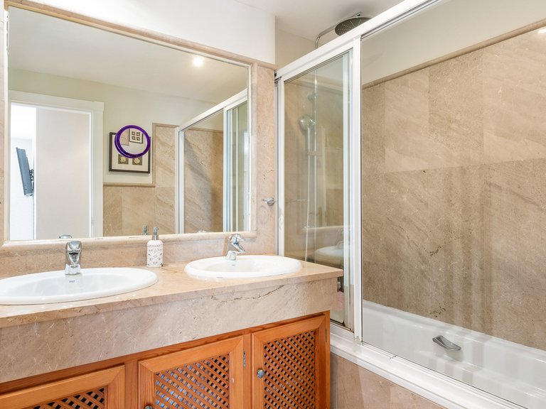 Apartment for Sale  in Marbella, Malaga 15